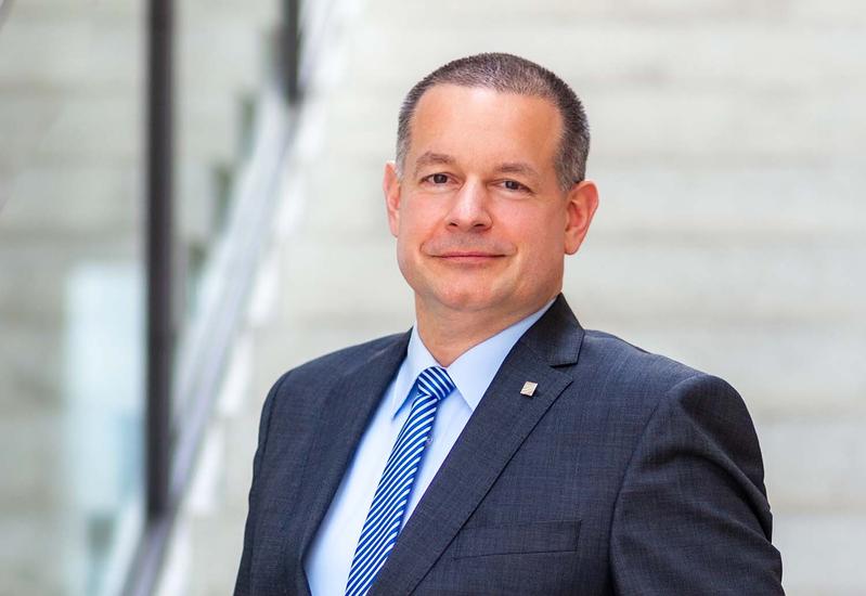 Prof. Dr.-Ing. Joachim Bös wurde zum 1. Juli 2022 in den Vorstand der DEGA gewählt.