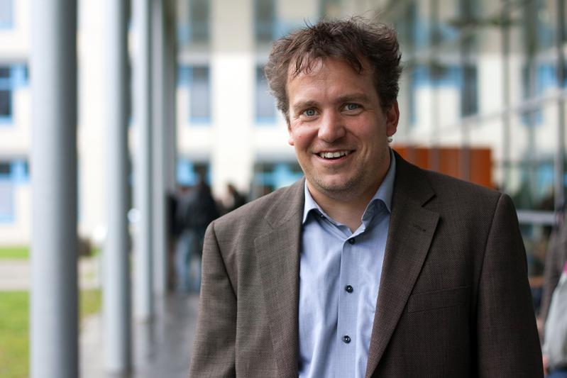 Prof. Dr. Dierk Borstel ist Experte für praxisorientierte Politikwissenschaft an der FH Dortmund.