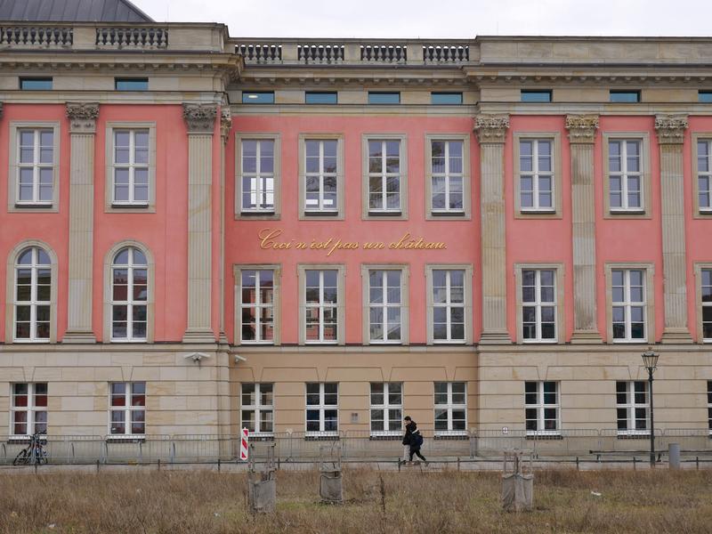 Neubau des Landtags Brandenburg in Potsdam am Alten Markt in den Um- und Aufrissen des historischen Potsdamer Stadtschlosses.