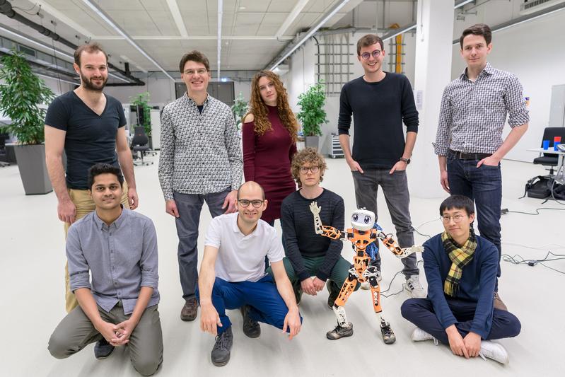 Georg Martius and his Autonomous Learning Group with Poppy the robot