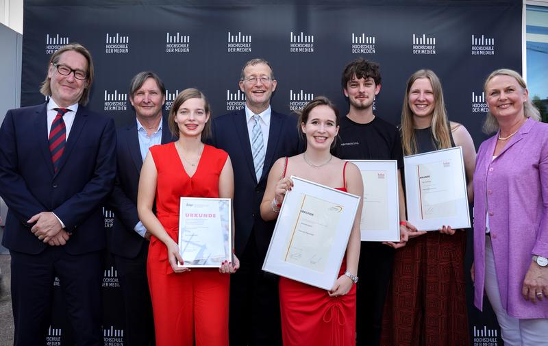 Prof. Dr. Michael Weißhaupt, Prof. Dr. Christoph Häberle, Janina Helber, Prof. Dr. Alexander Roos, Miriam Schröter (in Vertretung für Lea Pagenkopf), Lucas Fiola, Jule Baatzsch und Prof. Dr. Katrin Hassenstein (von li. nach re.)