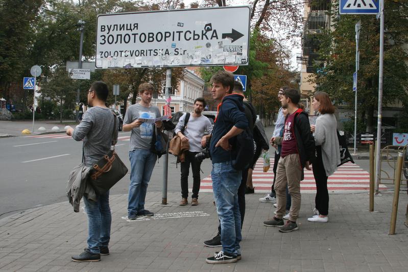 Master-Studierende der BTU-Studiengänge Stadtplanung und Architektur während einer Exkursion in der Ukraine, 2017. 