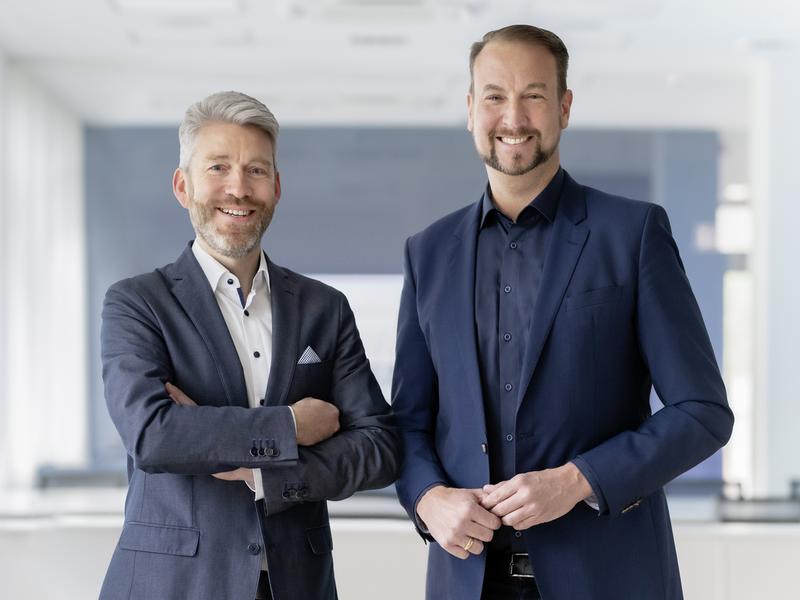 Prof. Christian Doetsch (l.) und Prof. Manfred Renner leiten ab August 2022 als Doppelspitze das Fraunhofer-Institut für Umwelt-, Sicherheits- und Energietechnik UMSICHT. 