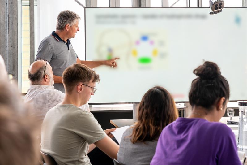 Teil der Summerschool waren verschiedene Vorträge und Workshops von namenhaften Referent*innen