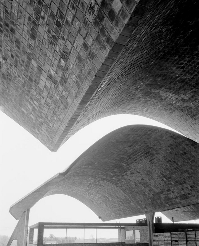 Lagerhalle der Agroindustria Massaro in Canelones/Uruguay (1978-78) von Eladio Dieste