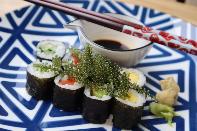 In Asien werden Meerestrauben oft zum Sushi gegessen 