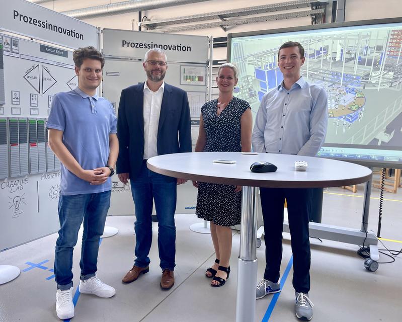 Das Projektteam um (v.l.) Christoph Müller, Prof. Dr. Markus Schneider, Katharina Spanner und Ludwig Linz 