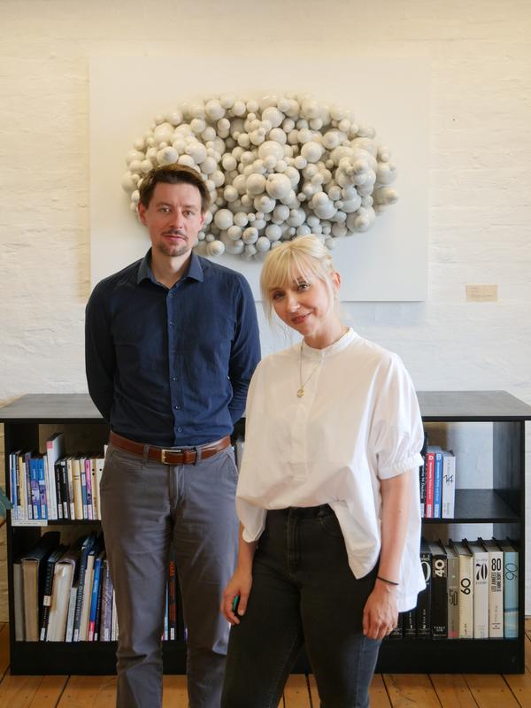 Kathrin Gollwitzer-Oh und Helge Stobrawe betreuen an der Hochschule für Künste Bremen das BRIDGE-Netzwerk. 