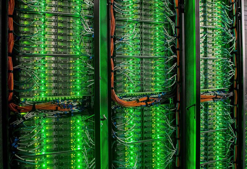Numerical simulations in wind energy research require enormous computing power. Part of the funding for the MOUSE project will be used to expand a high-performance computing cluster. 