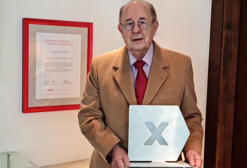Prof. Ricardo Pasquini hat den Mechtild Harf Wissenschaftspreis erhalten.