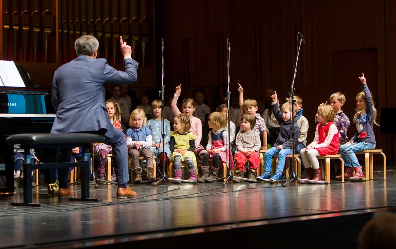 Der Kinderchor des MDR singt zum Abschluss des Symposiums.