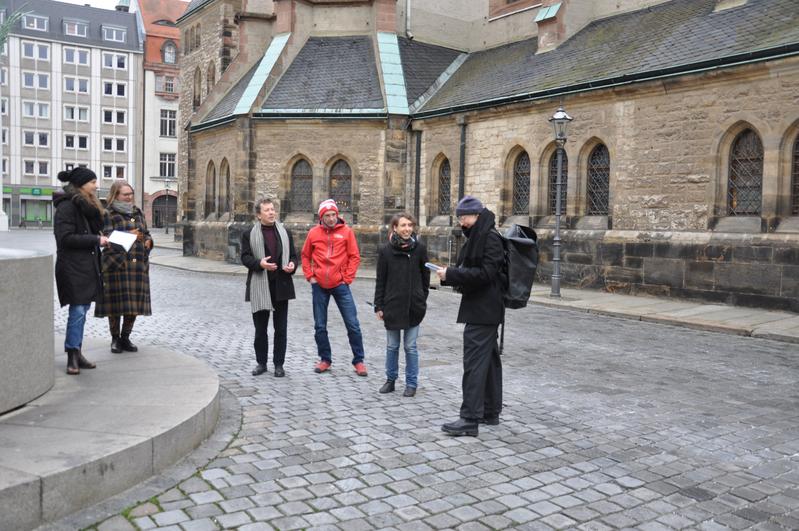 Ein Team des GWZO bei einer ersten Erkundung »authentischer Orte« 