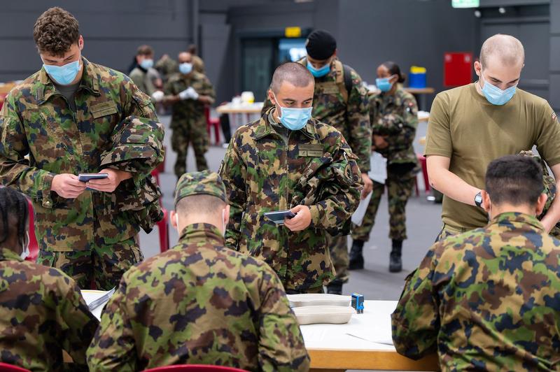 Rekruten bei der Registrierung zur Long-Covid-Studie
