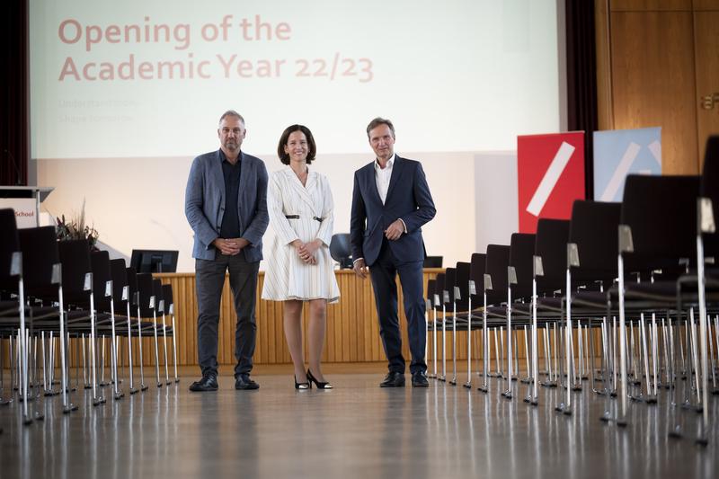 Hertie School Leadership (from left to right): Kai Wegrich, Cornelia Woll, Axel Baisch. Missing: Andrea Römmele und Thurid Hustedt