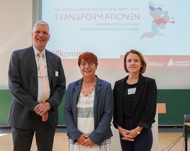 (v. l.) Prof. Dr.-Ing. Volker Schöppner, Prof. Dr. Birgitt Riegraf und Dr. Nerea Vöing begrüßten die Teilnehmenden der Tagung.