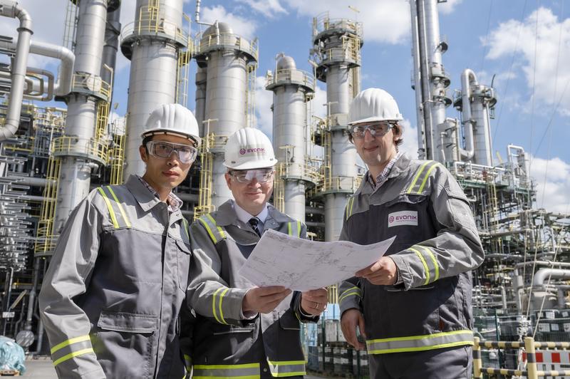 Transferred the reaction to commercial scale: Dr. Baoxin Zhang, Prof. Robert Franke and Dr. Christoph Kubis