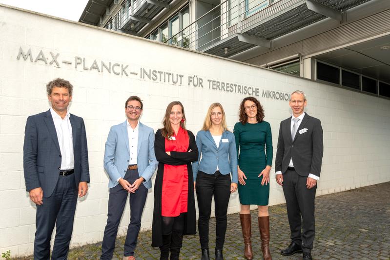 Feierliche Eröffnung des Zukunftszentrums Mikrokosmos Erde in Marburg. Von links nach rechts: Präsident der Philipps-Universität Marburg Prof. Dr. Thomas Nauss, Direktor d