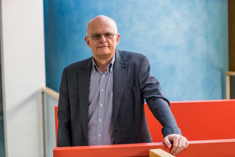 Portrait Prof. em. Dr. Reinhard Lipowsky