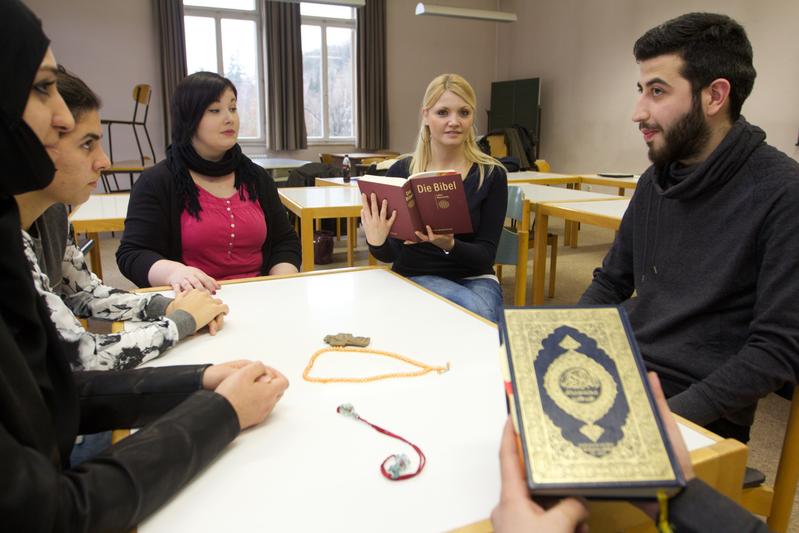 Studium des Korans – und der Bibel in einem Seminar am Zentrum für Islamische Theologie der Universität Tübingen. 