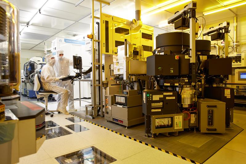 Fraunhofer IZM-ASSID operates a state-of-the-art 300 mm process line for 3D wafer level system integration based on Cu-Through Silicon Via (Cu-TSV) technology. 