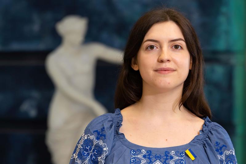 Die ukrainische Studentin Andriiana Raikova erhält den diesjährigen DAAD-Preis für internationale Studierende an der Friedrich-Schiller-Universität Jena.