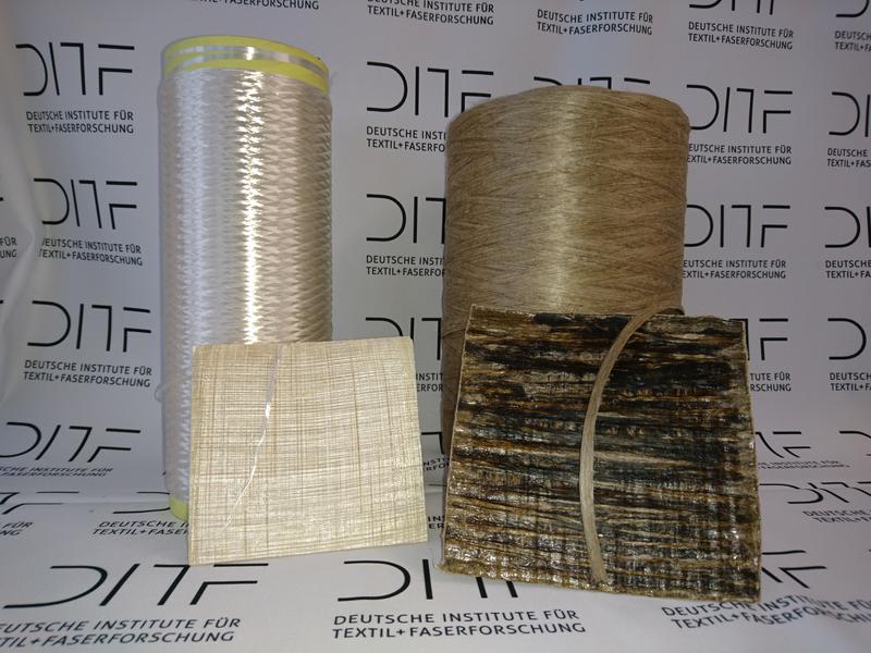 PureCell – sortenreiner Verbundwerkstoff, hergestellt aus cellulosischen Reifencordfasern (links) und aus Naturfasern (rechts) der DITF Denkendorf