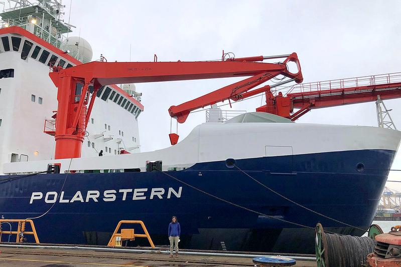 In Bremerhaven konnte Dr. Marta Pérez Rodríguez bereits einen Blick auf das Forschungsschiff werfen. Jetzt startet sie mit der "Polarstern" von Kapstadt aus Richtung Südatlantik. 