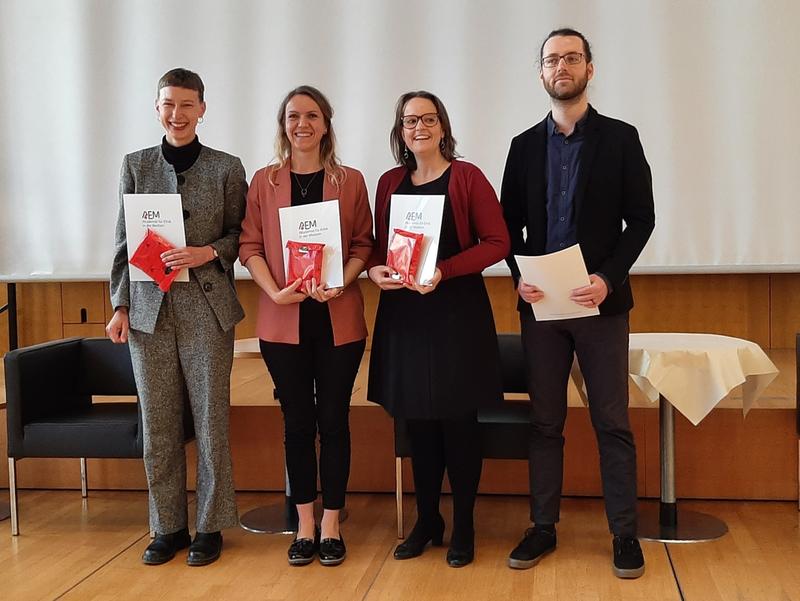 Ausgezeichnet mit dem AEM-Nachwuchspreis 2022: (v.l.) Mirjam Faissner, Regina Müller, Eva Kuhn, Sebastian Laacke. Foto: AEM