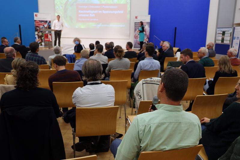 Mit dem Forum Nachhaltigkeit organisierte die Hochschule Landshut eine Transferveranstaltung, um dieses wichtige Thema auch in die breite Öffentlichkeit zu tragen.
