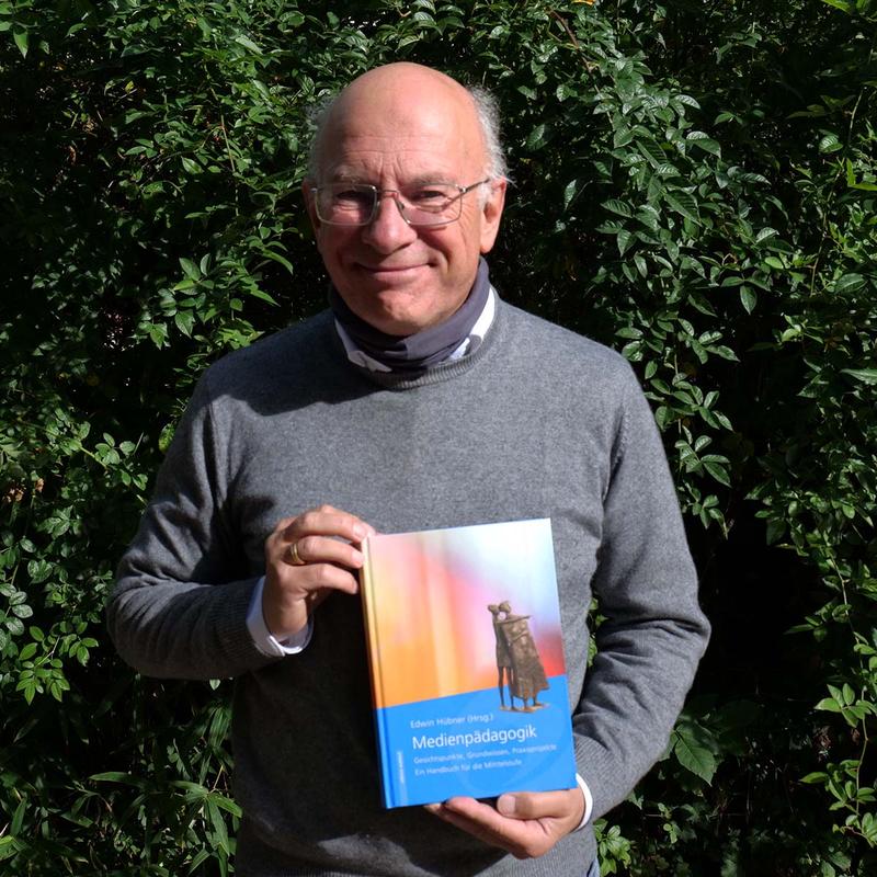 Prof. Dr. Edwin Hübner, Herausgeber des neuen Handbuches für Medienpädagogik