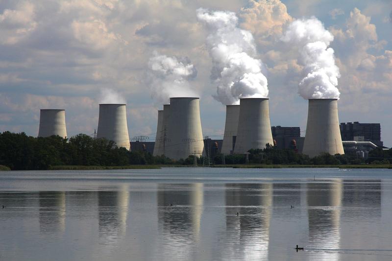 Braunkohlekraftwerk Jänschwalde in der Niederlausitz, Brandenburg 