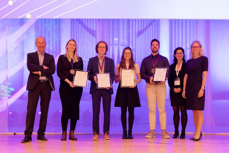 v.l.n.r.: Prof. Dr. Winfried Meissner, Dr. Laura Ricarda Lanters, Christoph Erbacher, Lisa-Marie Rau, Frederik Schlitt, Prof. Dr. Esther Pogatzki-Zahn, Myriam Heine