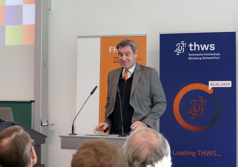 Der Bayerische Ministerpräsident Dr. Markus Söder beglückwünschte die Hochschule: Mit fünfzig Jahren trete die Hochschule die Zeit der Ernte an. (Foto FHWS / Katja Bolza-Schünemann)