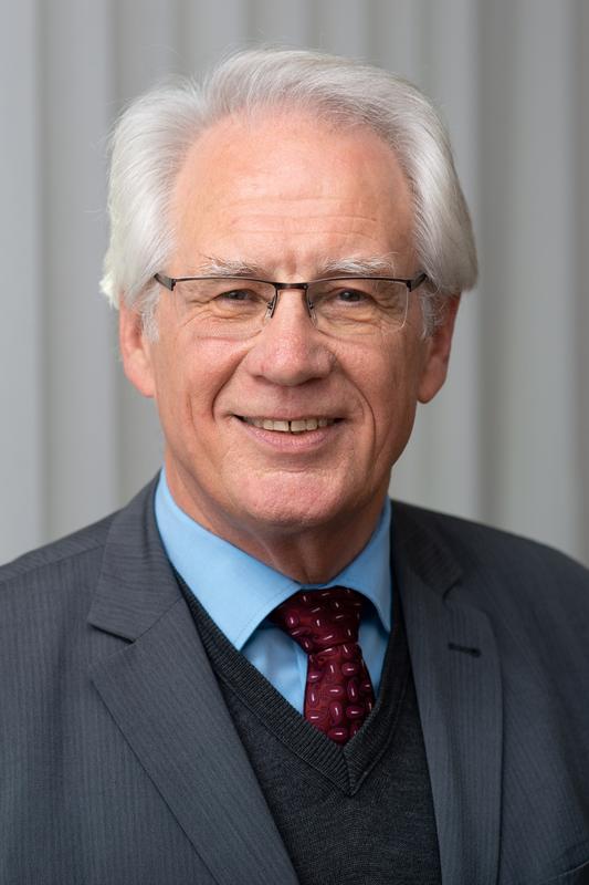 Dr. Josef Lange 