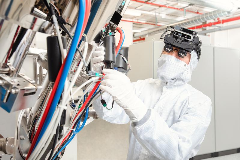 Novel AR assistance system for industrial use