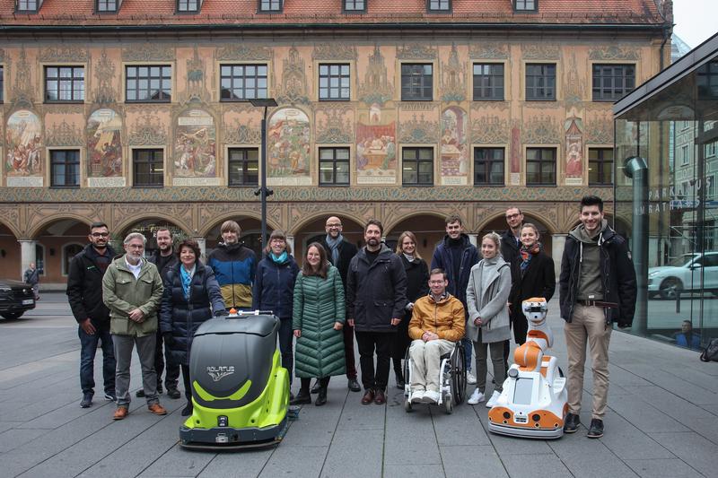 Die Mitglieder von ZEN-MRI erforschen die Mensch-Roboter-Interaktion im öffentlichen Raum