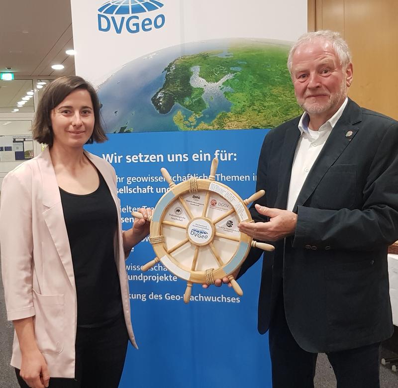 Dr. Christian Bücker (DVGeo) und Lioba Virchow (FH-DGGV)