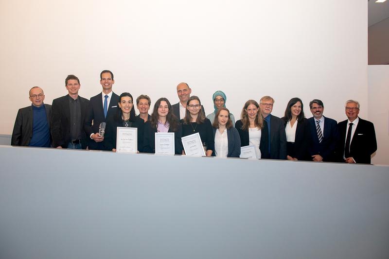Assembly of the Ernst Haage awardees, their mentors, the Board of Trustees of the Ernst Haage Foundation and the directors of the Max Planck Institutes in Mülheim. 