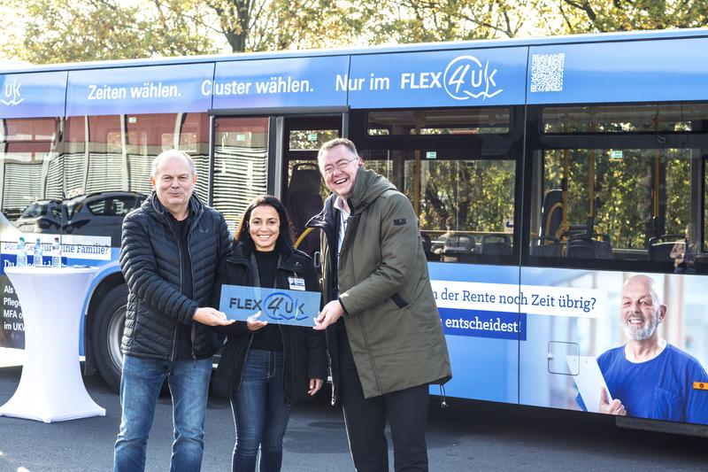 Werbekampagne zum Flex4UKW-Projekt: die Projektbeteiligen Hubert Riedmann, Cashanna Schöller und Marcus Huppertz freuen sich über den Start (v. links)