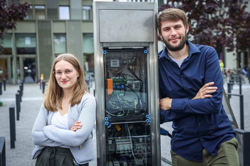 Das Elektrotechnik-Duo Melina Gurcke und Lars Quakernack ist federführend im Tagesgeschäft von KI-Grid.