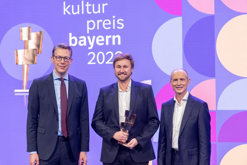 Dr. Matthias Ryma (Mitte) mit Bayerns Kunst- und Wissenschaftsminister Markus Blume (l.) und Bayernwerk-Chef Dr. Egon Leo Westphal.