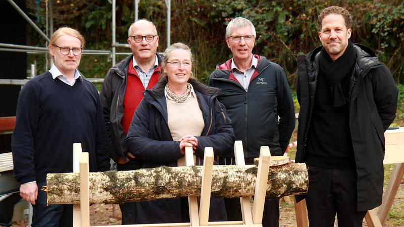 (v.l.n.r.) Professor Dr.-Ing. Jürgen Graf (t-lab, TUK), Prof. Dr. Werner R. Thiel (TUK-Vizepräsident), Dr. Annette Mechel (Vorsitzende der Stiftung für die TUK), Dr. Erwin Manz (Klimaschutzstaatssekretär) und Professor Stephan Birk (TU München).