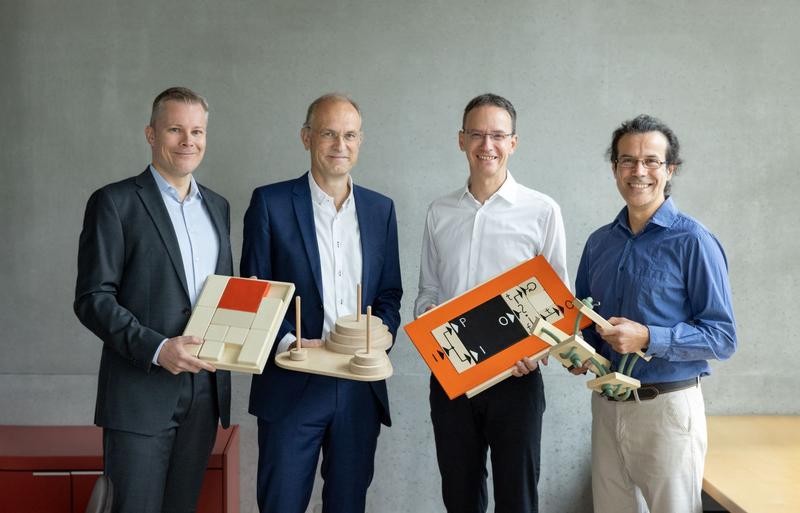 (v.l.) Prof. Dr. Martin Simon, Prof. Dr. Jörg Schäfer, Prof. Dr. Jens Liebehenschel und Prof. Dr. Baris Sertkaya von der Frankfurt UAS.