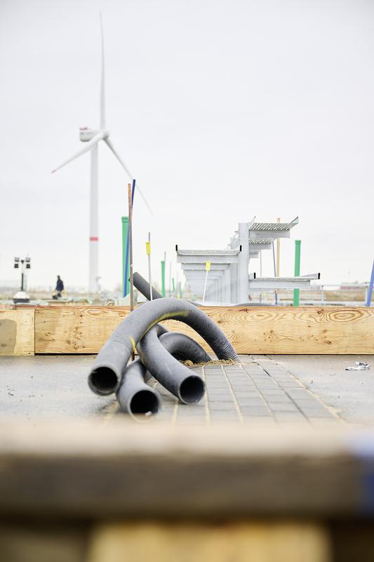 Auf dem alten Flughafengelände neben dem Hangar entsteht das Hydrogen Lab Bremerhaven.