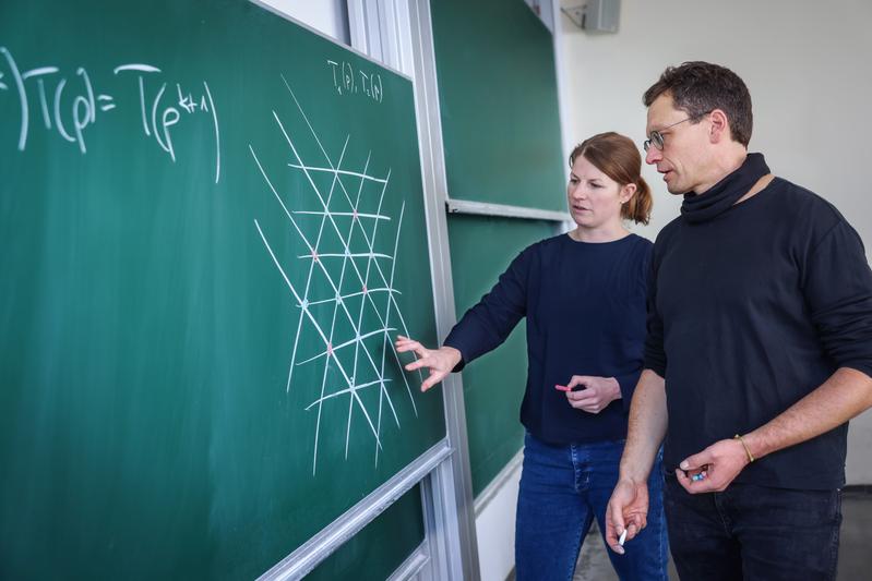 Durch die Auseinandersetzung mit ganzzahligen Strukturen soll das Forschungsprogramm des neuen Sonderforschungsbereichs mathematische Teilbereiche zusammenführen.