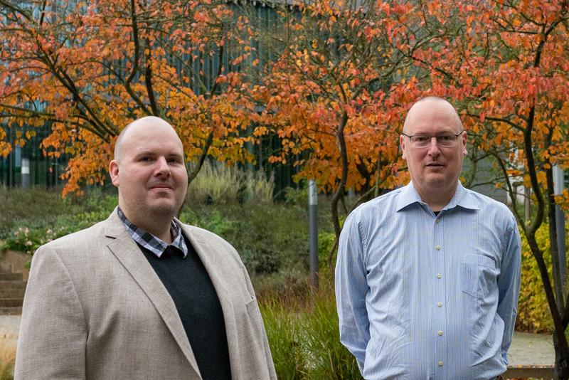 Die Virologen Prof. Dr. Stefan Pöhlmann (rechts) und Dr. Markus Hoffmann vom Deutschen Primatenzentrum in Göttingen. 