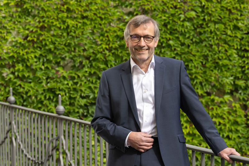 The President of Friedrich Schiller University Jena, Prof. Walter Rosenthal, has been named “University Manager of the Year 2022”. 