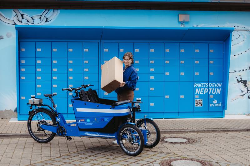 Bei dem ersten Anwendungsfall des Projektes sollen Lastenräder Personen entlang des Weges automatisiert folgen können und dabei beispielsweise Pakete transportieren.