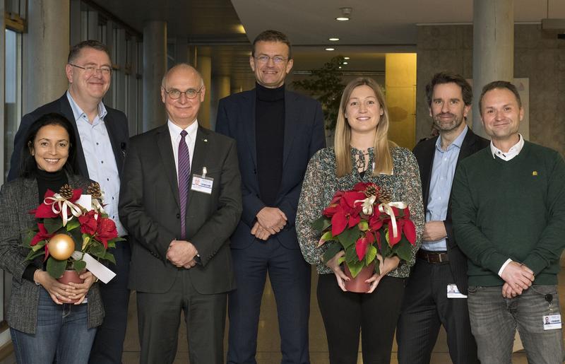 Nach der KTQ-Dankesveranstaltung: Hinten (v.l.) die UKW-Vorstände M. Huppertz, Prof. Dr. J. Maschmann und P. Rieger. Vorne Klinikumsbeschäftigte, die die Rezertifizierung maßgeblich begleiteten: C. Schöller, Dr. G. Schwarzmann, S. Dittner und M. Uhlmann.