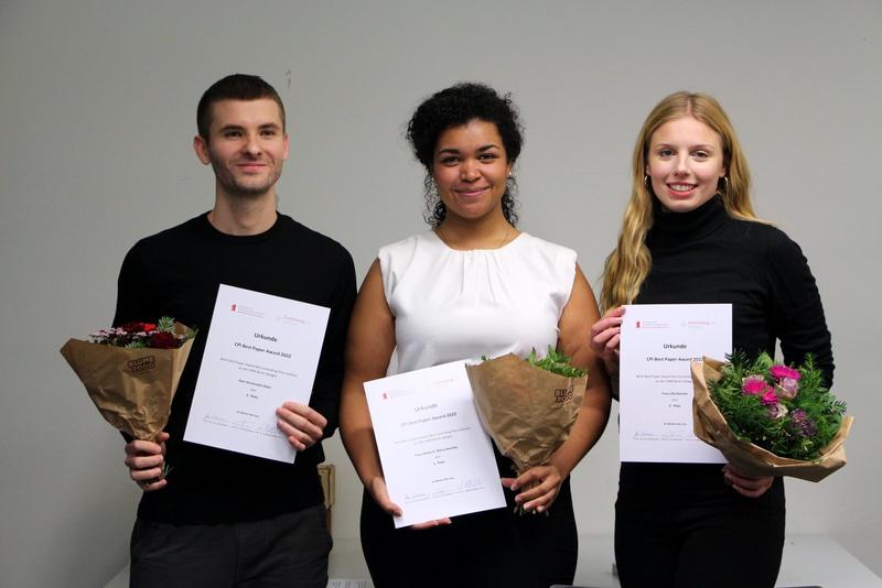 Hochschule für Wirtschaft und Recht Berlin verleiht ersten „CPI – Best Paper Award“. Für herausragende Bachelorarbeiten zu Controlling- und Managementthemen wurden ausgezeichnet Konstantin Dietz, Janine H. Waria Boelcke und Lilly Kassner (v.l.n.r.).